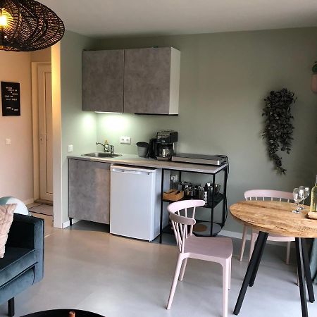 B&B Snurk Stiens, Fijn Verblijf Aan Open Vaarwater Exterior photo