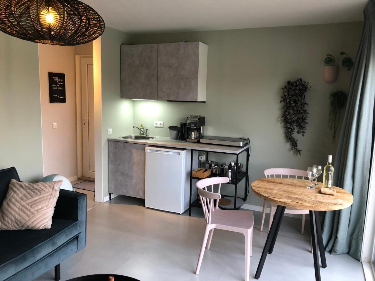 B&B Snurk Stiens, Fijn Verblijf Aan Open Vaarwater Exterior photo